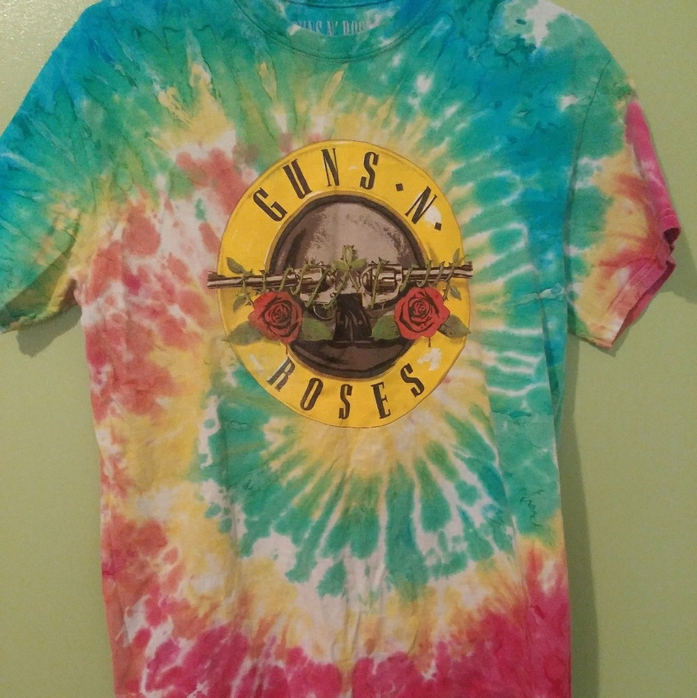 Tye dye guns and roses tshirt
